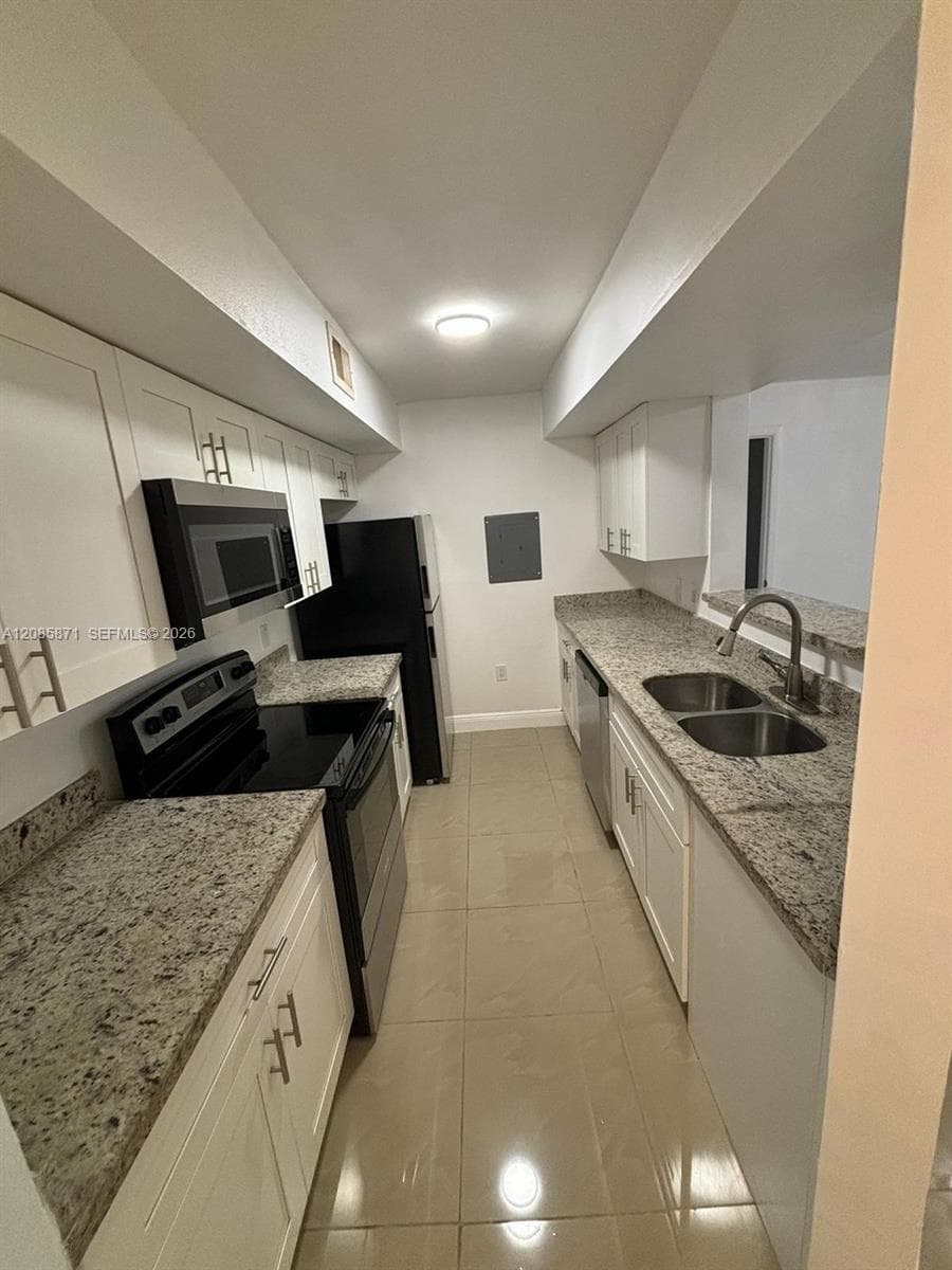 BISCAYNE BEACH CLUB CONDO · #10211 in Miami - Photo 2