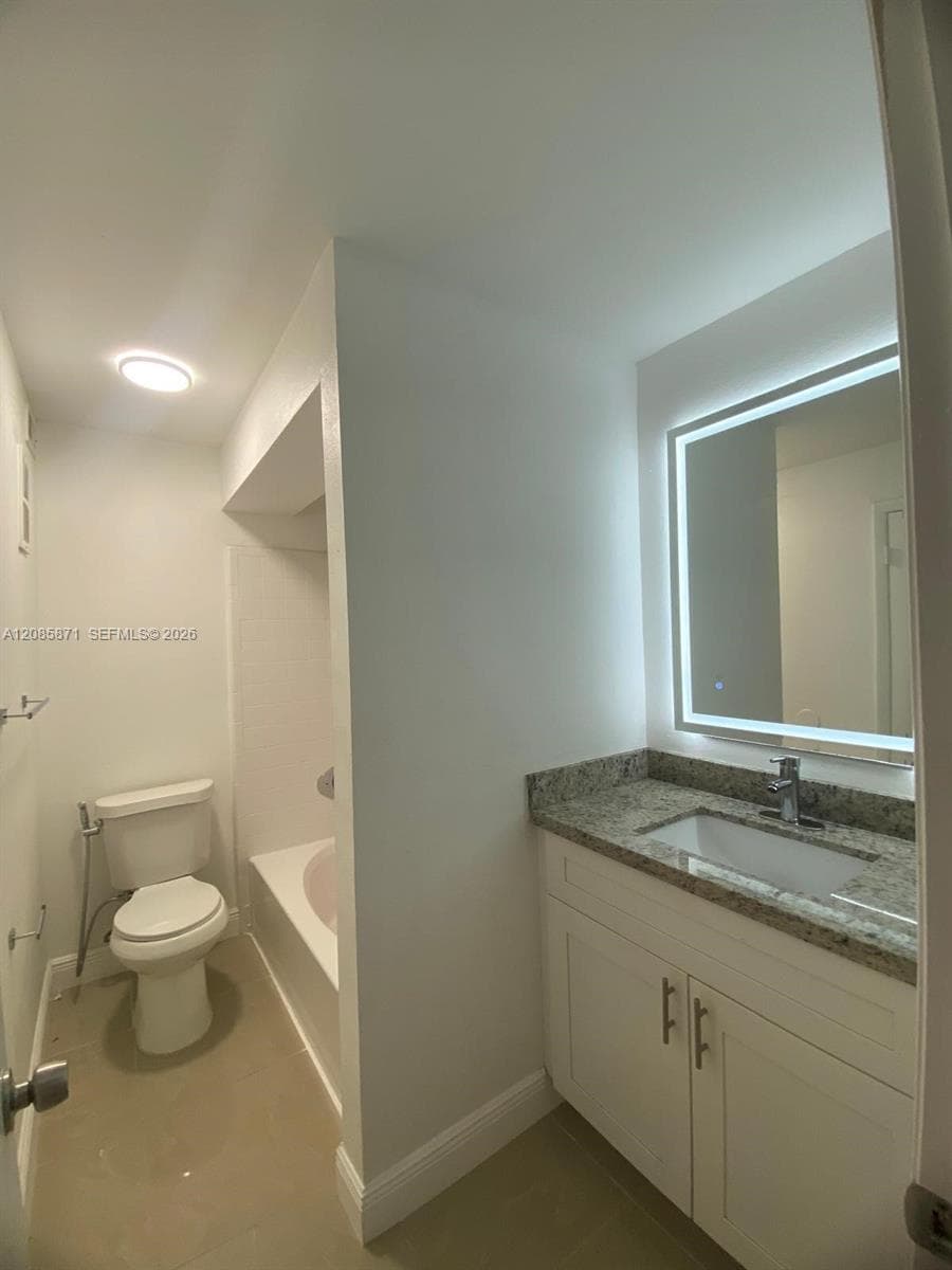 BISCAYNE BEACH CLUB CONDO · #10211 in Miami - Photo 8