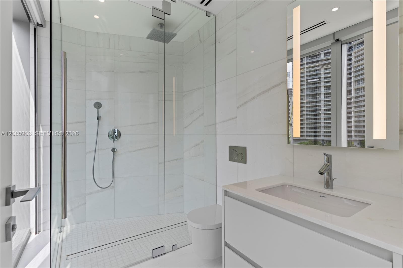 2nd Bathroom.