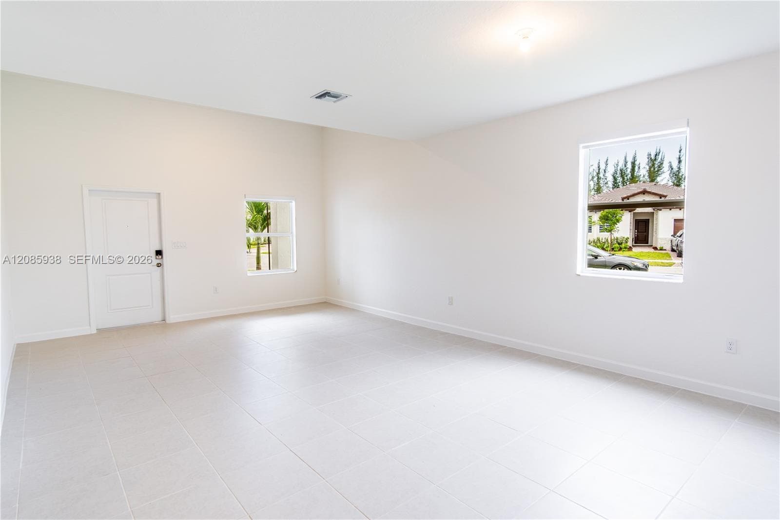 2996 SE 25th Ter photo 5