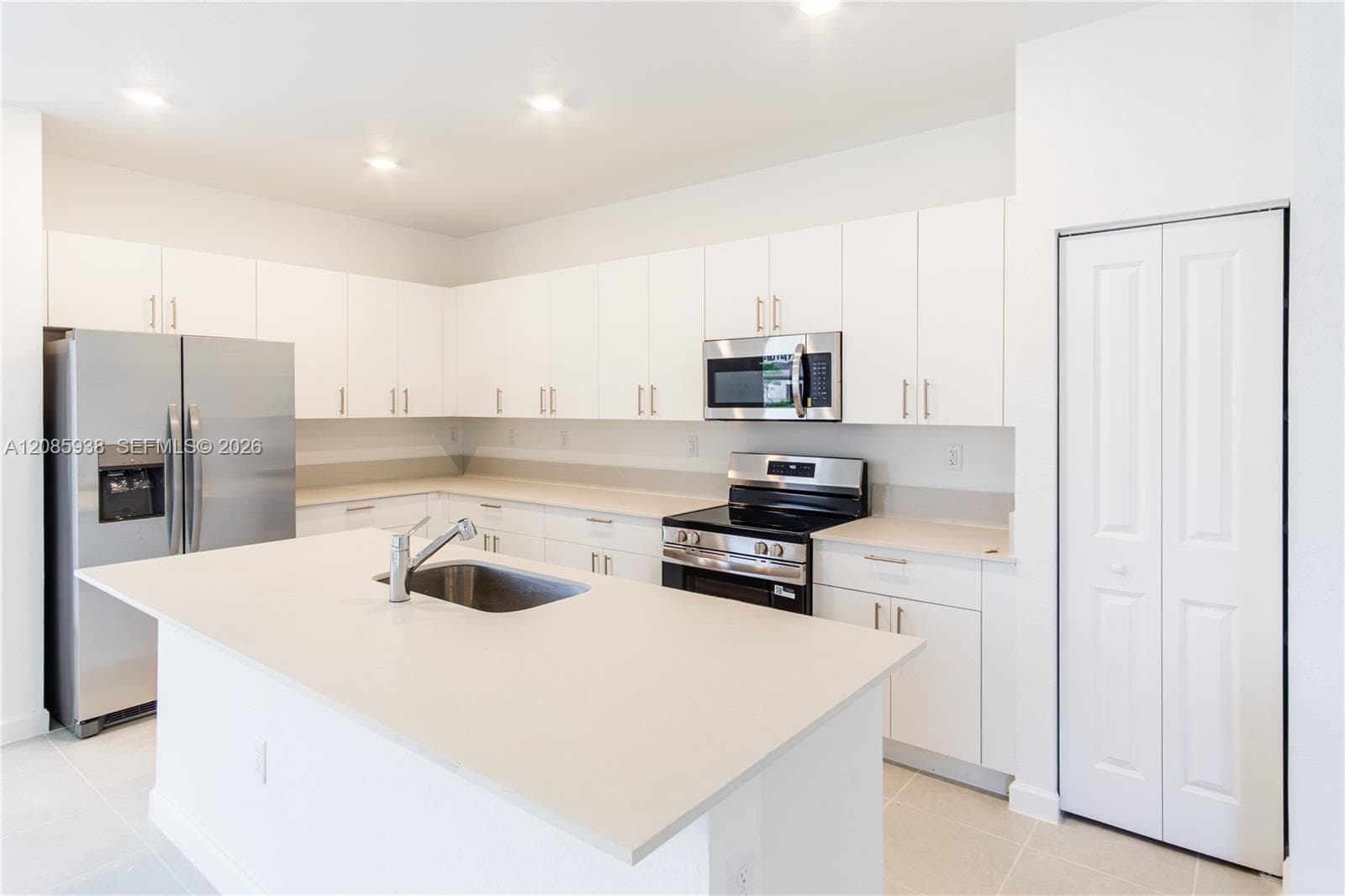 2996 SE 25th Ter photo 10