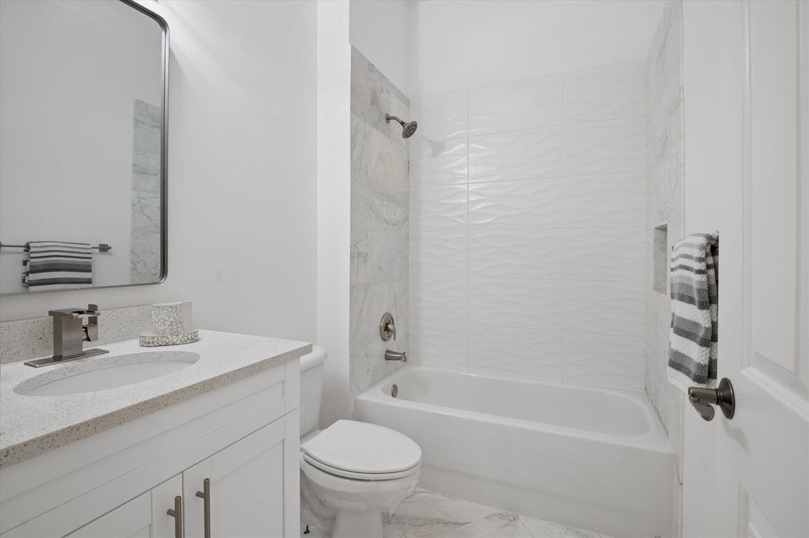 17-Steiner-950 Marina Del Ray Ln #4-17