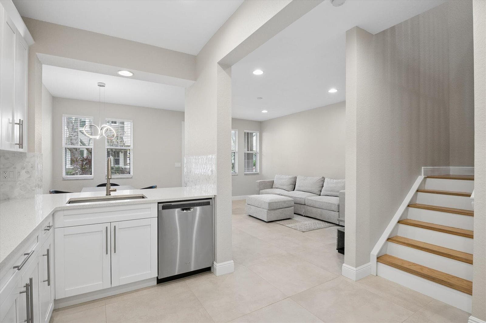 10-Steiner-950 Marina Del Ray Ln #4-10