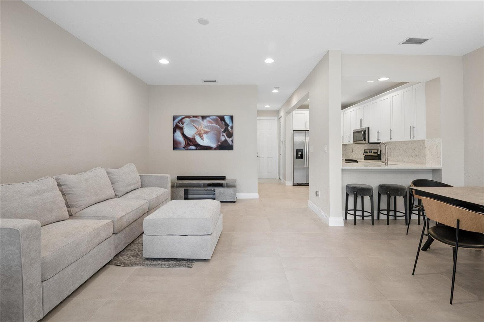 04-Steiner-950 Marina Del Ray Ln #4-4