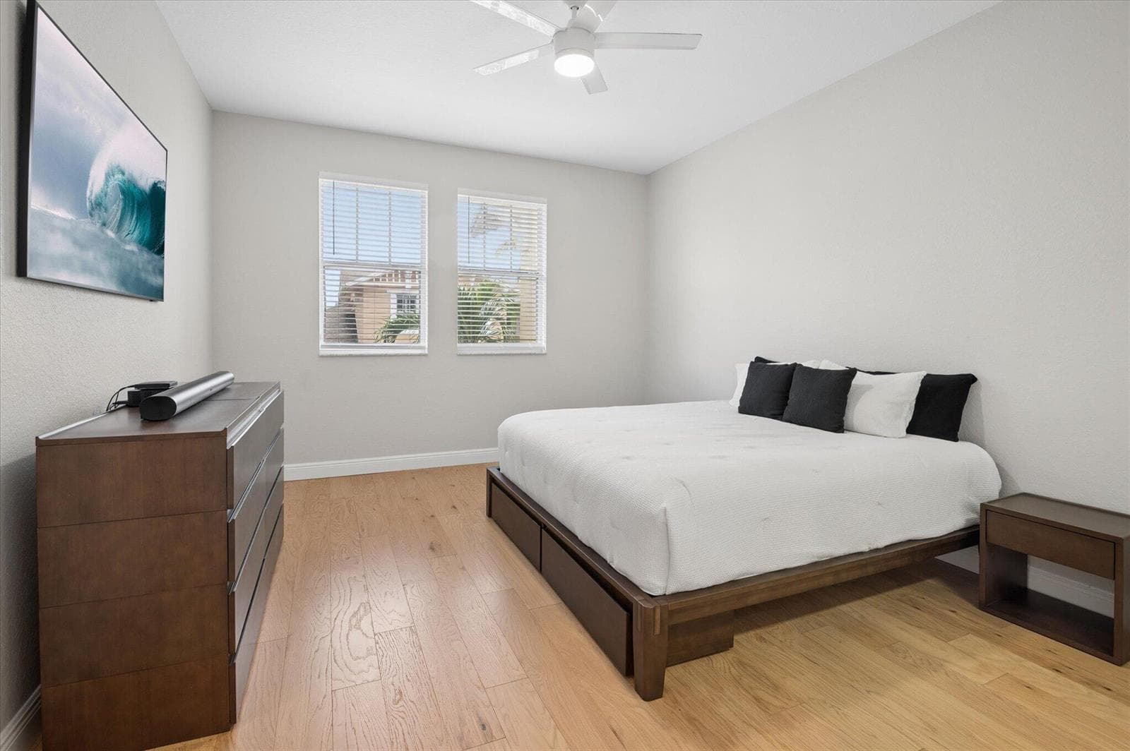12-Steiner-950 Marina Del Ray Ln #4-12