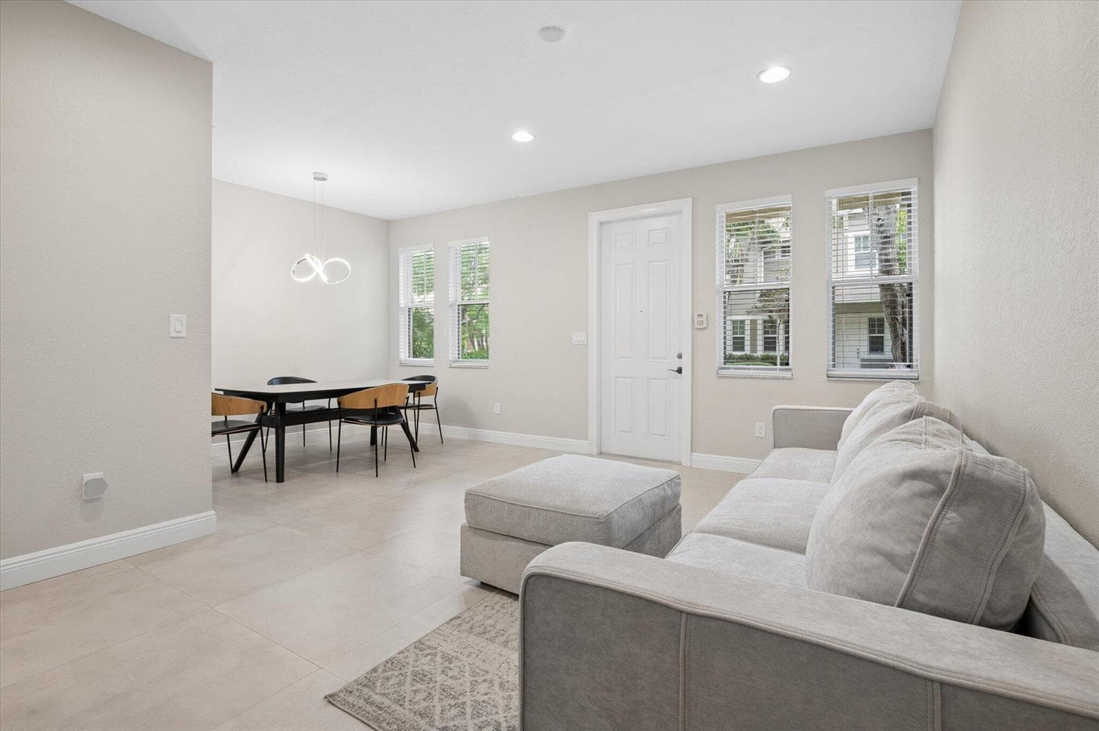 07-Steiner-950 Marina Del Ray Ln #4-7