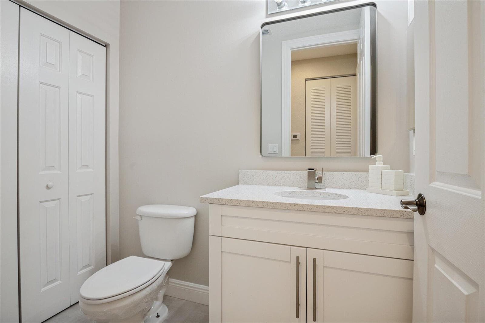 19-Steiner-950 Marina Del Ray Ln #4-19