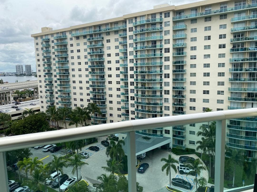 OCEANVIEW BUILDING B COND · #1025 in Sunny Isles Beach - Photo 2