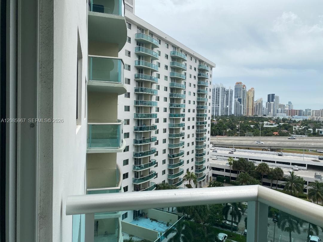 OCEANVIEW BUILDING B COND · #1025 in Sunny Isles Beach - Photo 3