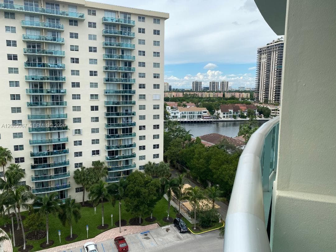OCEANVIEW BUILDING B COND · #1025 in Sunny Isles Beach - Photo 5
