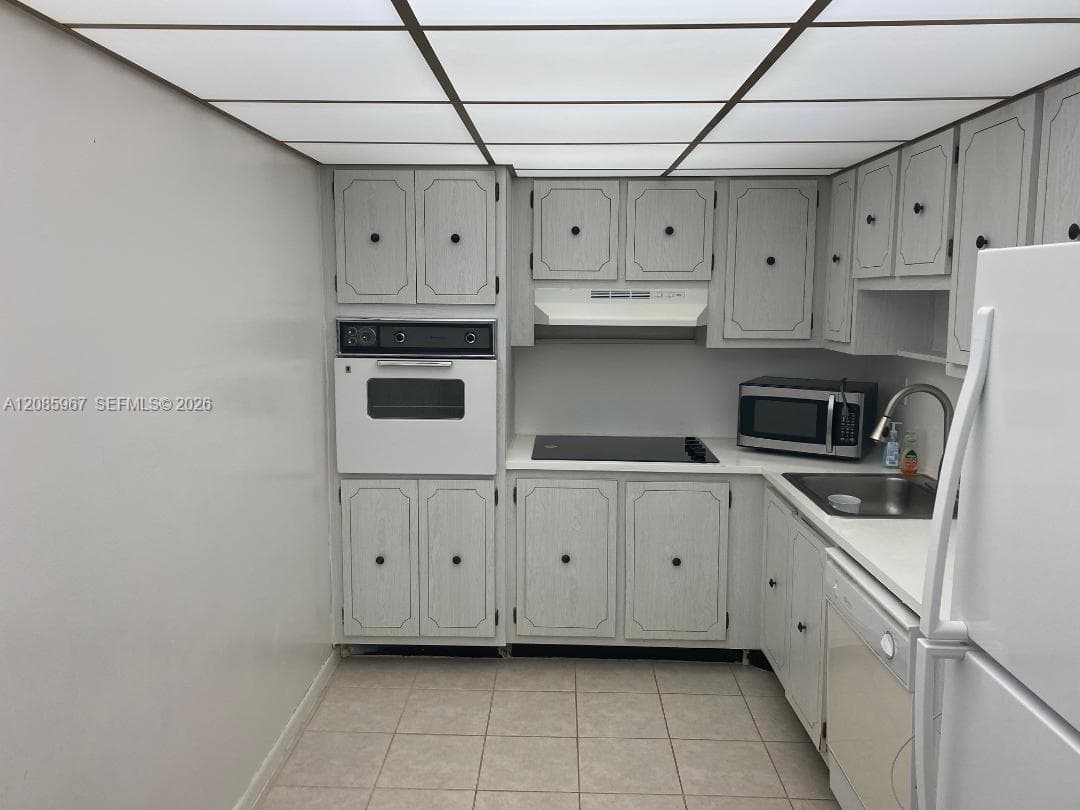 OCEANVIEW BUILDING B COND · #1025 in Sunny Isles Beach - Photo 10
