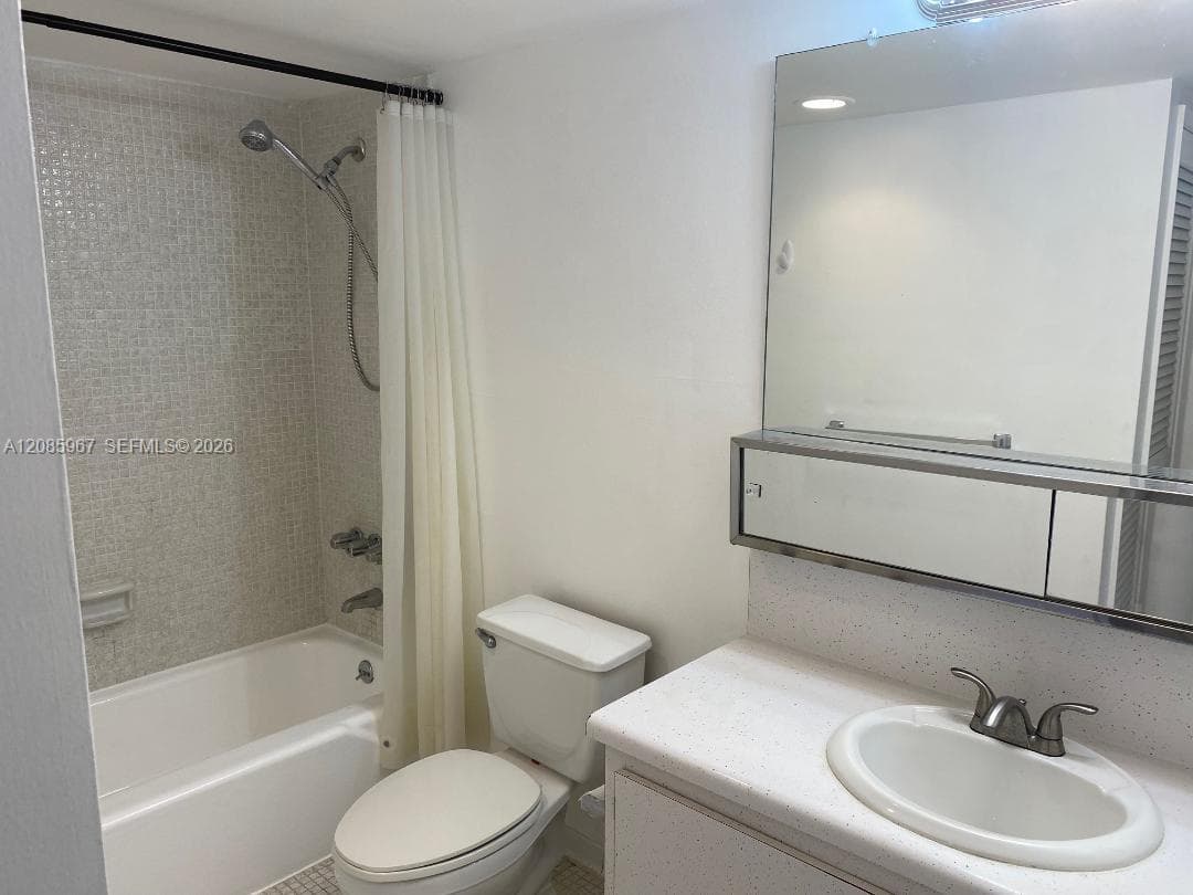 OCEANVIEW BUILDING B COND · #1025 in Sunny Isles Beach - Photo 18