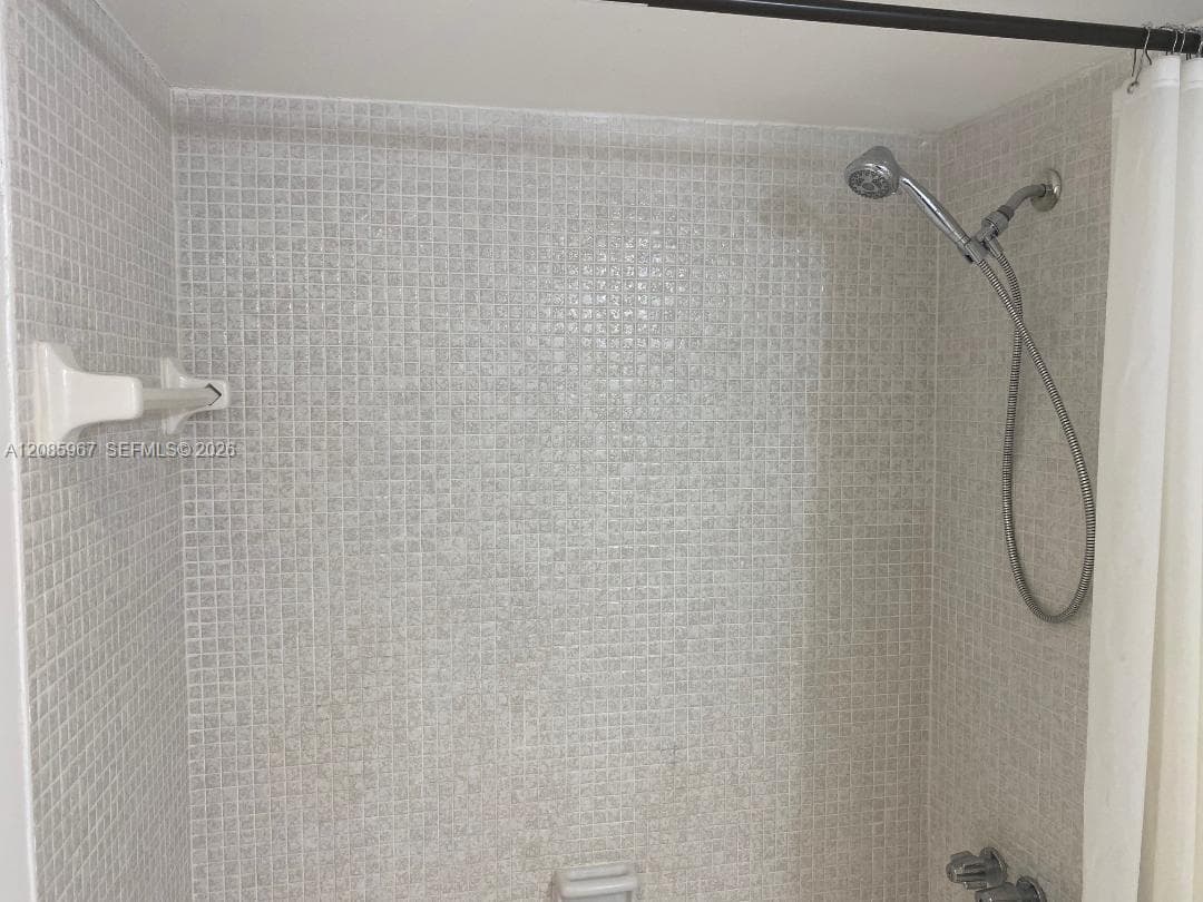 OCEANVIEW BUILDING B COND · #1025 in Sunny Isles Beach - Photo 15