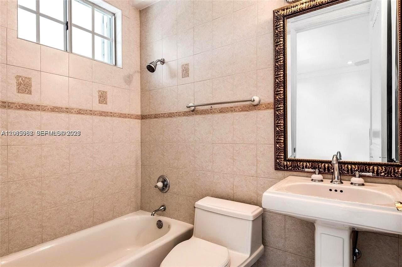 19420 W Saint Andrews Dr photo 37