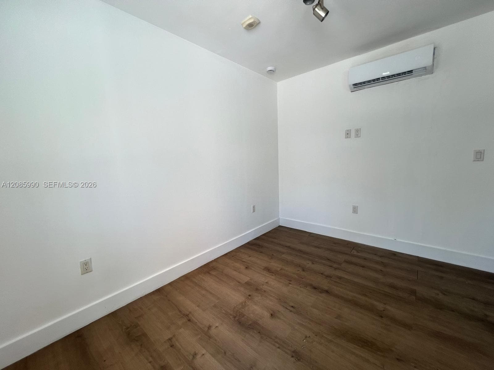 WADDELLS · #2 in Miami - Photo 2