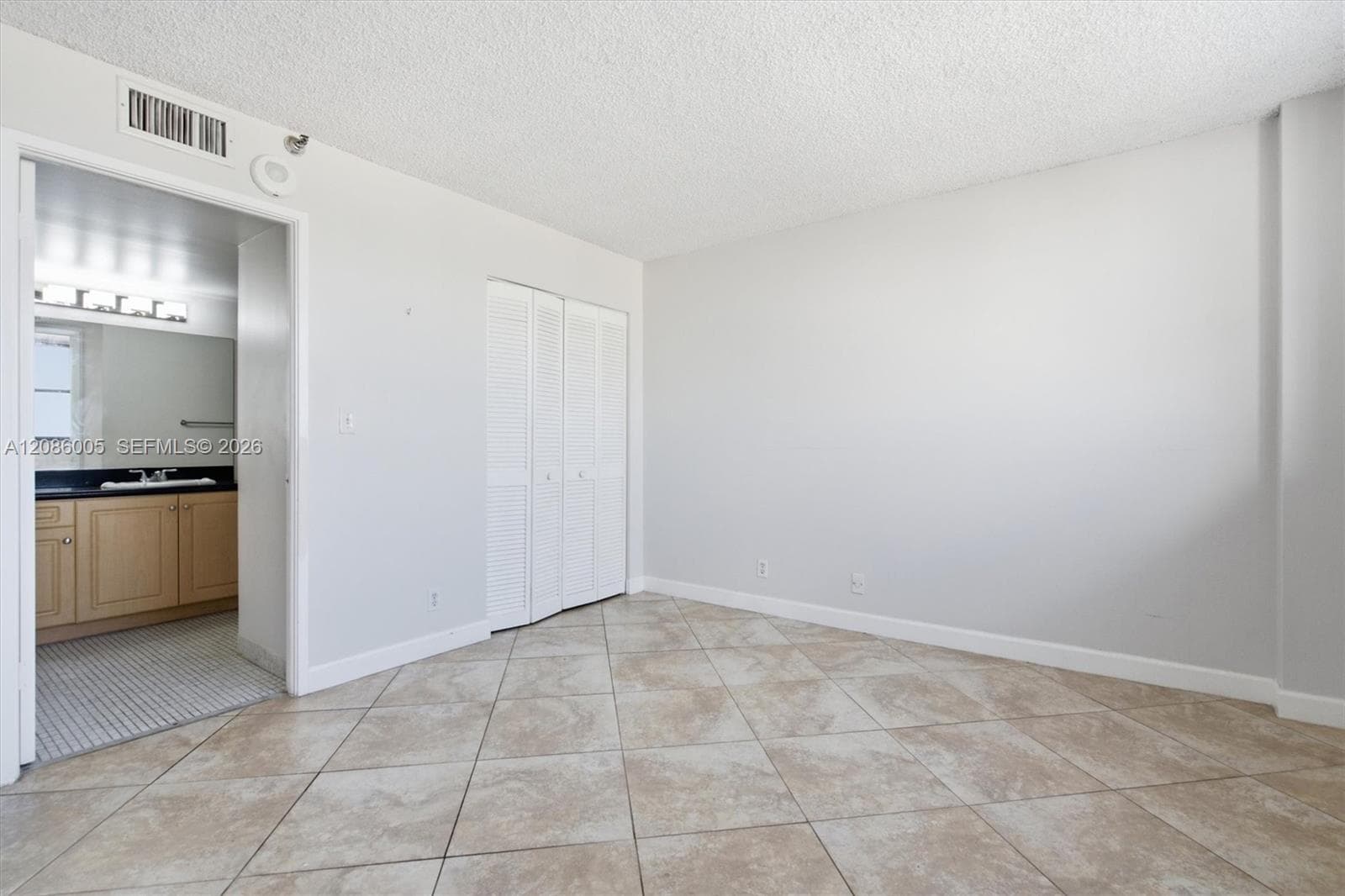 WINSTON TOWERS 700 CONDO · #2104 in Sunny Isles Beach - Photo 6