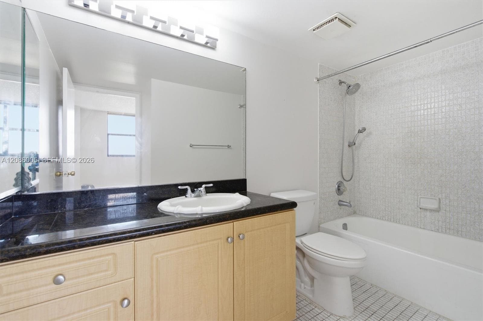 WINSTON TOWERS 700 CONDO · #2104 in Sunny Isles Beach - Photo 7