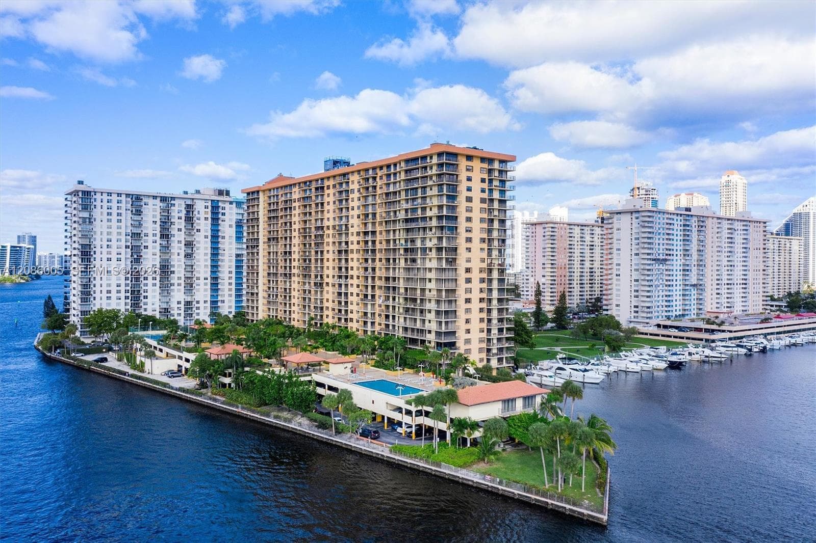 WINSTON TOWERS 700 CONDO · #2104 in Sunny Isles Beach - Photo 1