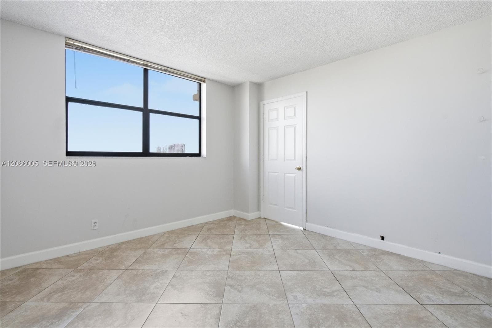WINSTON TOWERS 700 CONDO · #2104 in Sunny Isles Beach - Photo 5