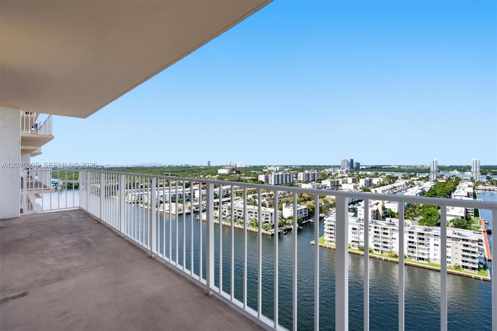 WINSTON TOWERS 700 CONDO · #2104 in Sunny Isles Beach - Photo 14