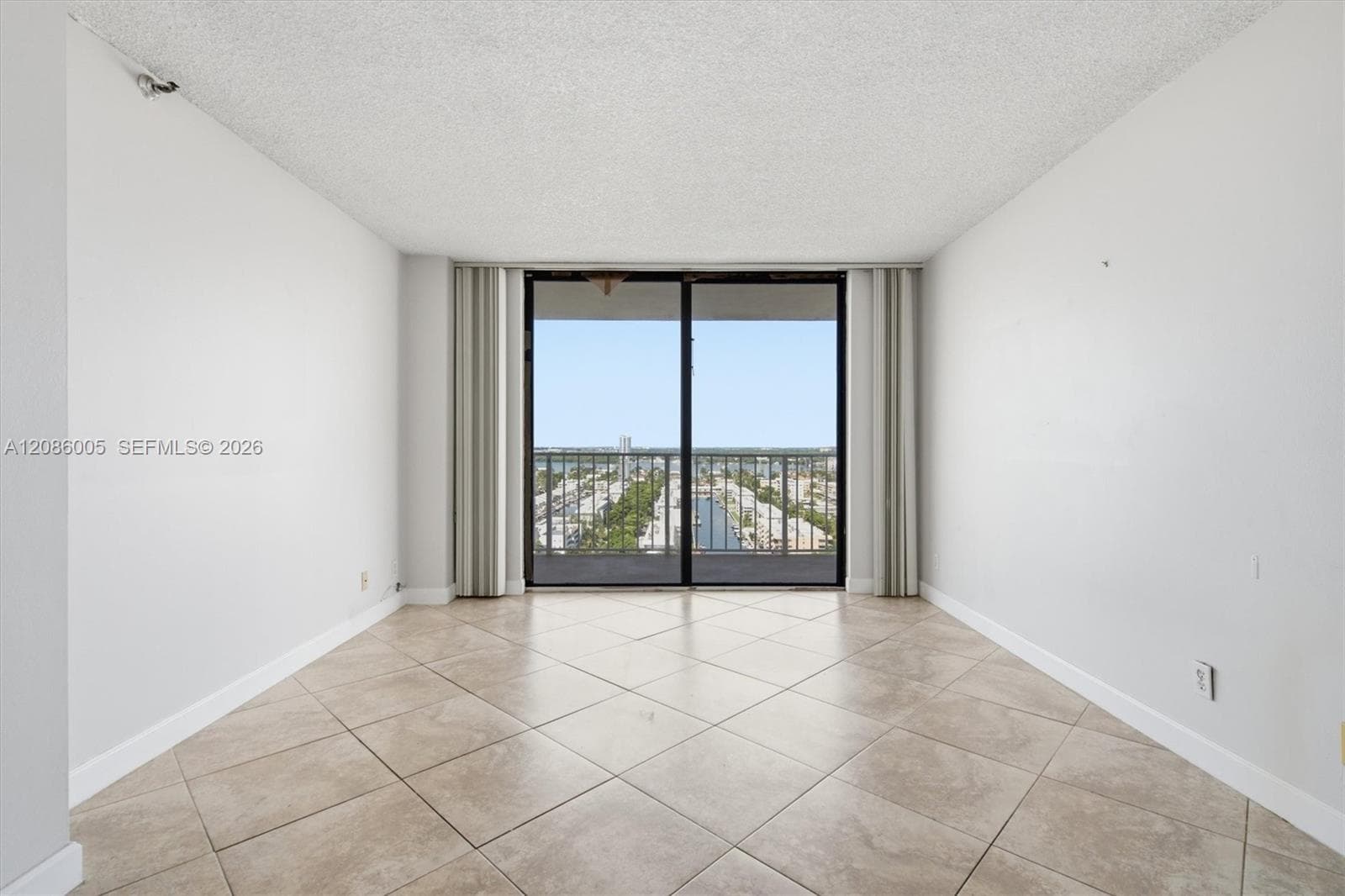 WINSTON TOWERS 700 CONDO · #2104 in Sunny Isles Beach - Photo 8
