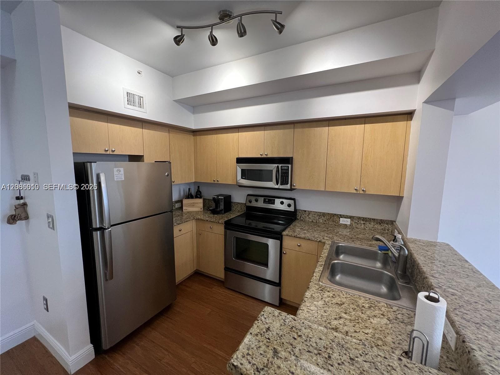 2965 NE 185th St #1503 photo 3