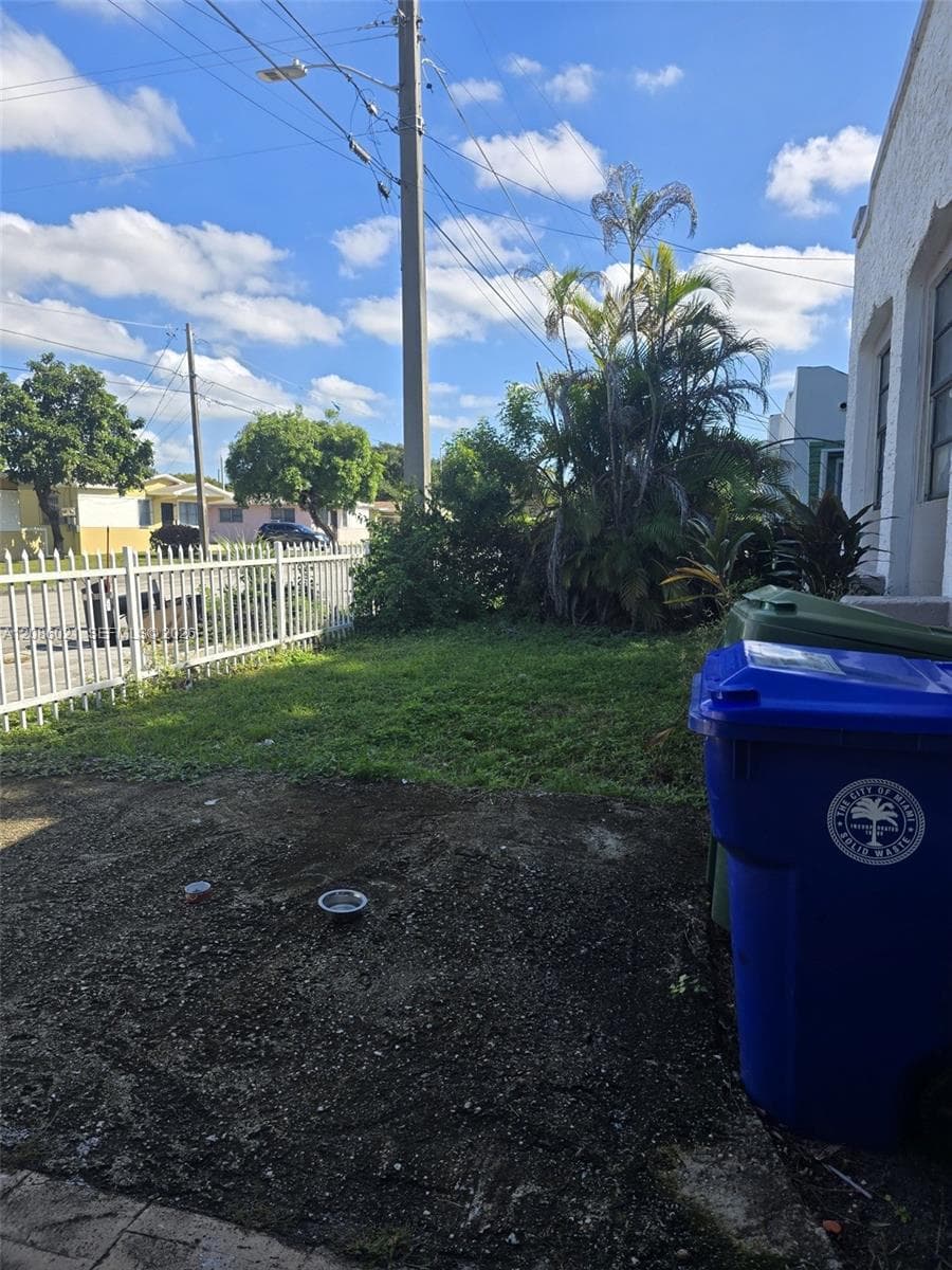 1250 NW 55th St photo 2