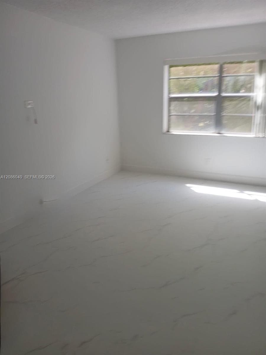 SUMMIT CHASE CONDO · #311 in Miami - Photo 8