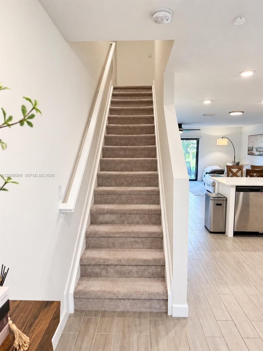 5013 Woods Edge Cir photo 9