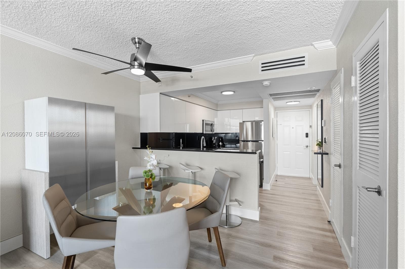 WAVE CONDO · #927 (available April 15) in Hollywood - Photo 12