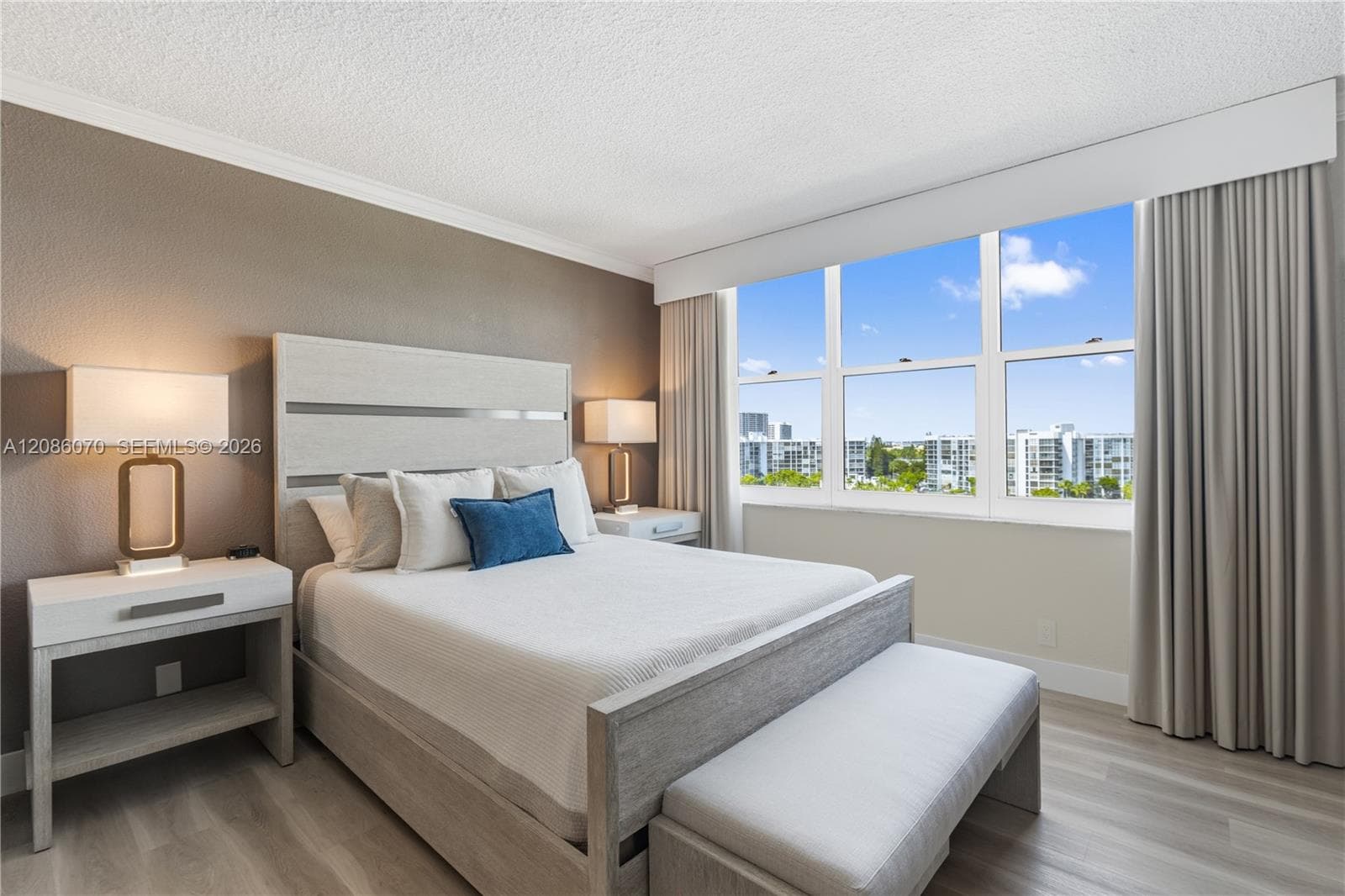 WAVE CONDO · #927 (available April 15) in Hollywood - Photo 1
