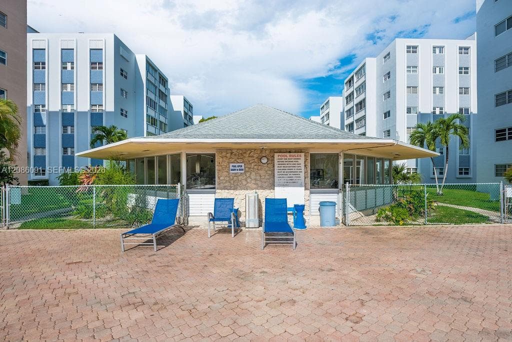 MEADOWBROOK · #106 in Hallandale Beach - Photo 23