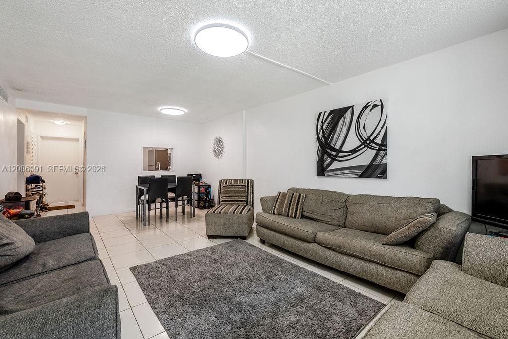 MEADOWBROOK · #106 in Hallandale Beach - Photo 2