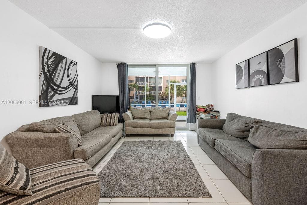 MEADOWBROOK · #106 in Hallandale Beach - Photo 6