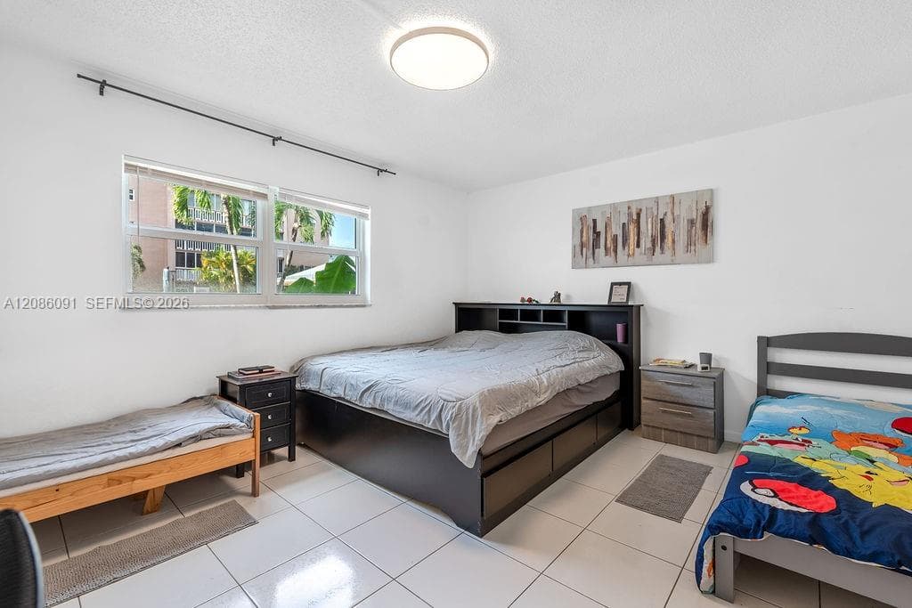 MEADOWBROOK · #106 in Hallandale Beach - Photo 17