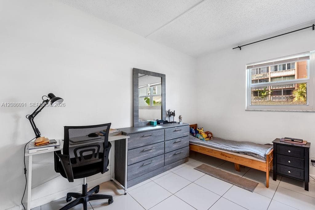 MEADOWBROOK · #106 in Hallandale Beach - Photo 16