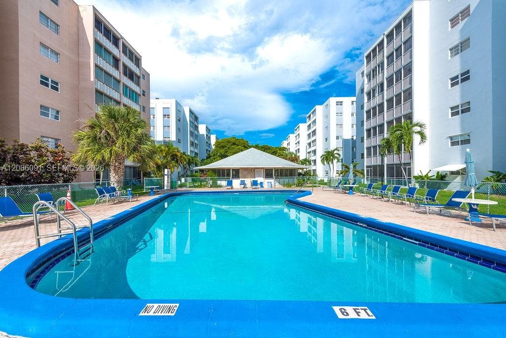 MEADOWBROOK · #106 in Hallandale Beach - Photo 26