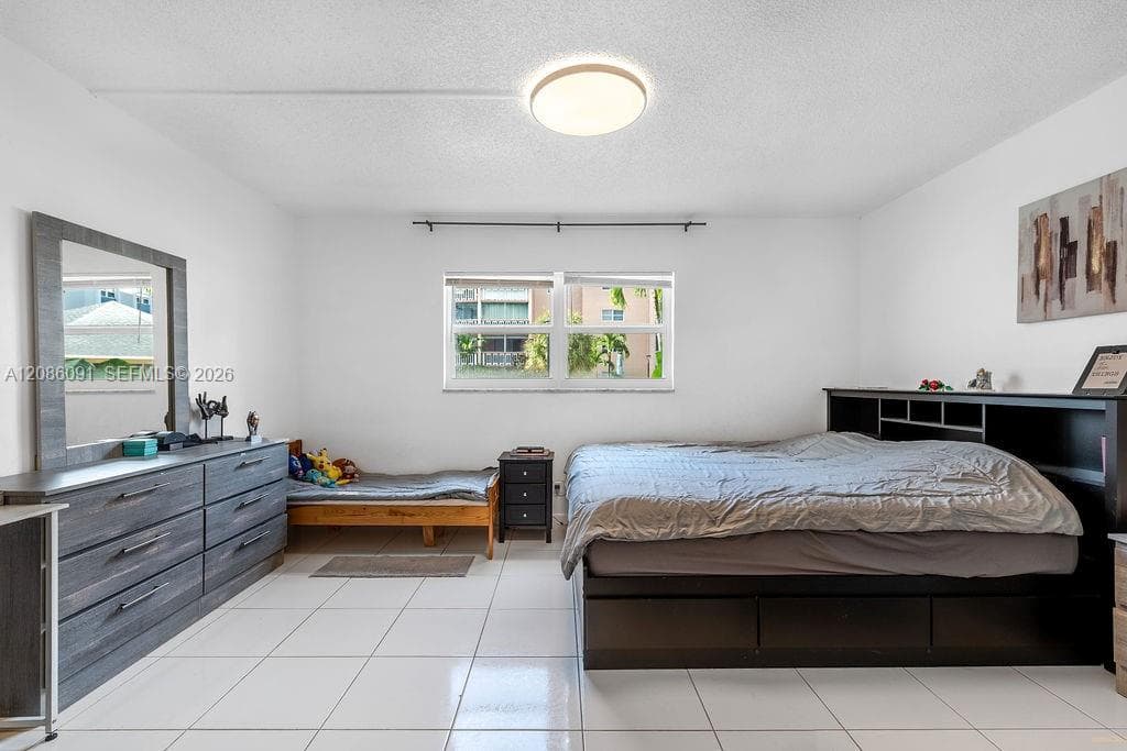 MEADOWBROOK · #106 in Hallandale Beach - Photo 7