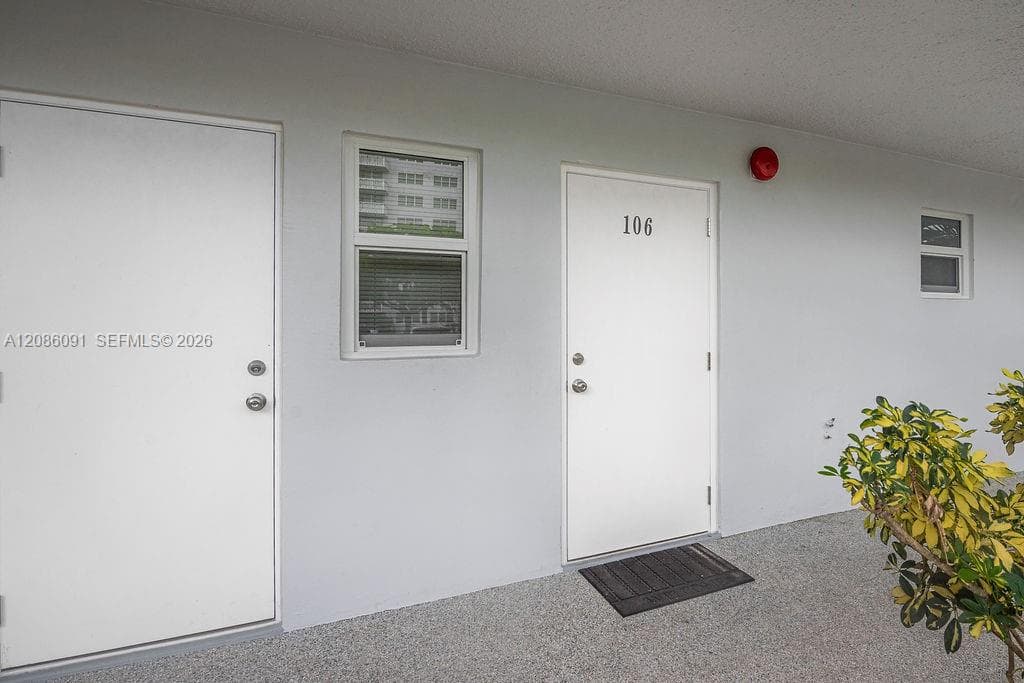 MEADOWBROOK · #106 in Hallandale Beach - Photo 9