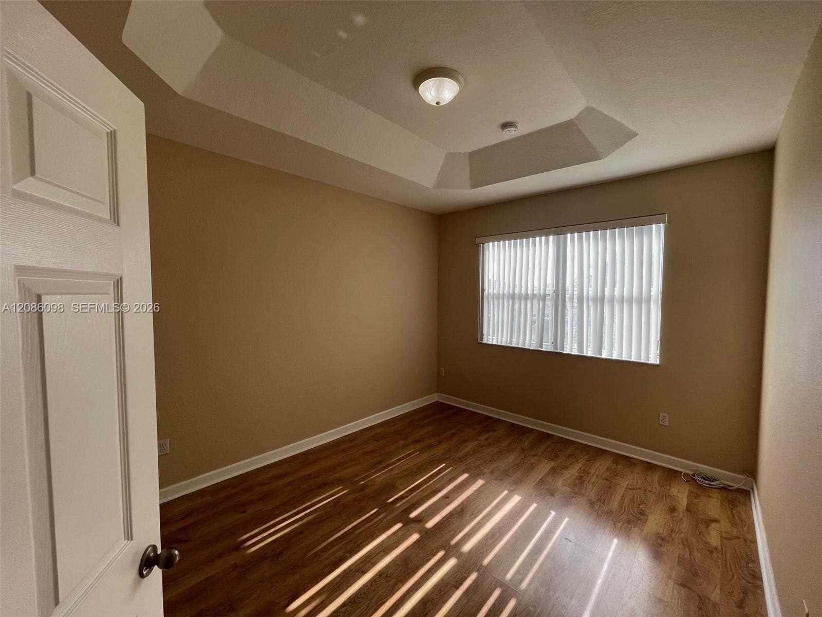992 NE 41st Pl photo 6