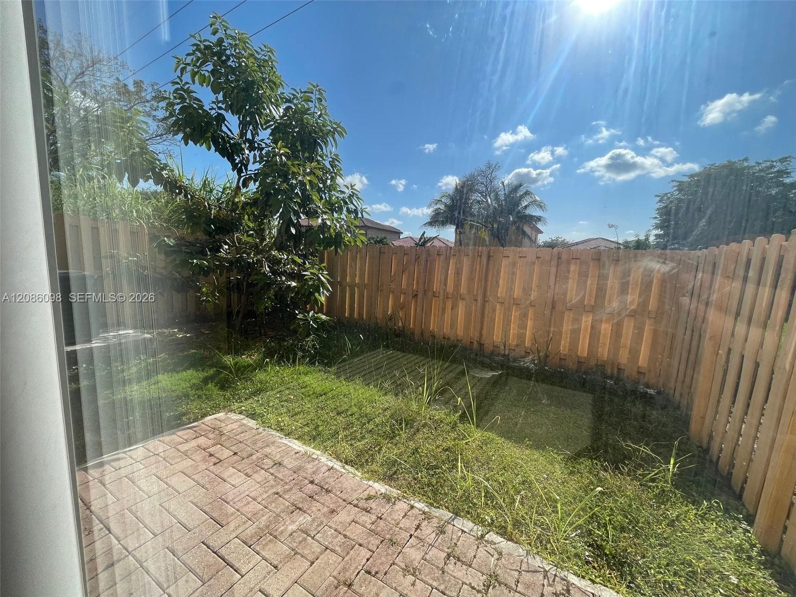 992 NE 41st Pl photo 12