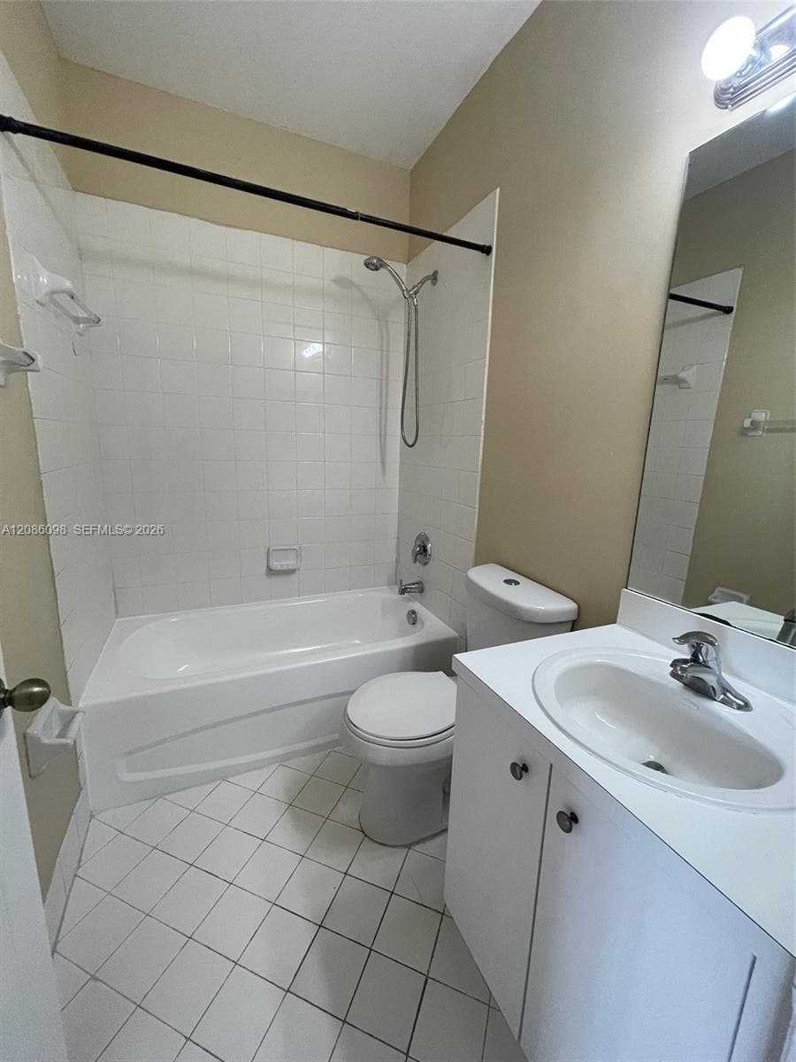 992 NE 41st Pl photo 9