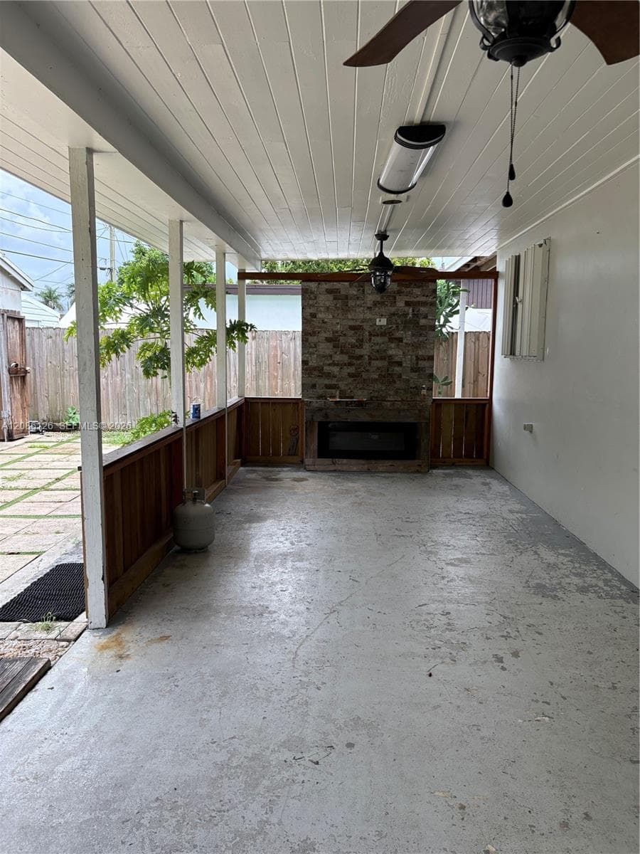 1561 NW 8th Ter #1561 photo 20
