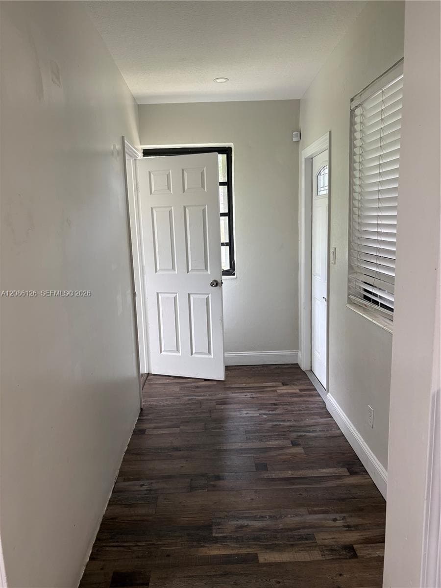 1561 NW 8th Ter #1561 photo 8