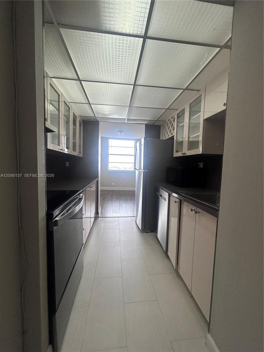 WINSTON TOWERS · #1601 in Sunny Isles Beach - Photo 12