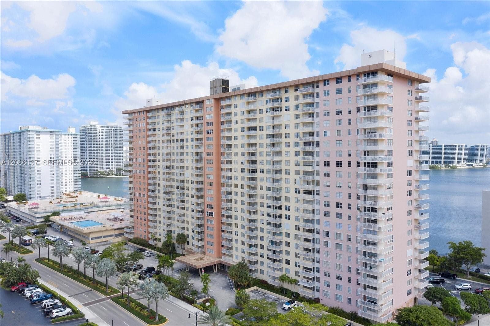 WINSTON TOWERS · #1601 in Sunny Isles Beach - Photo 22