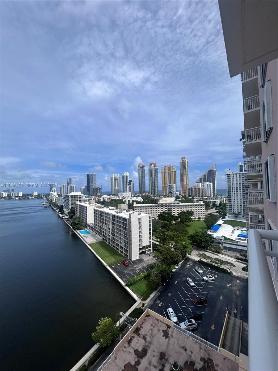 WINSTON TOWERS · #1601 in Sunny Isles Beach - Photo 3