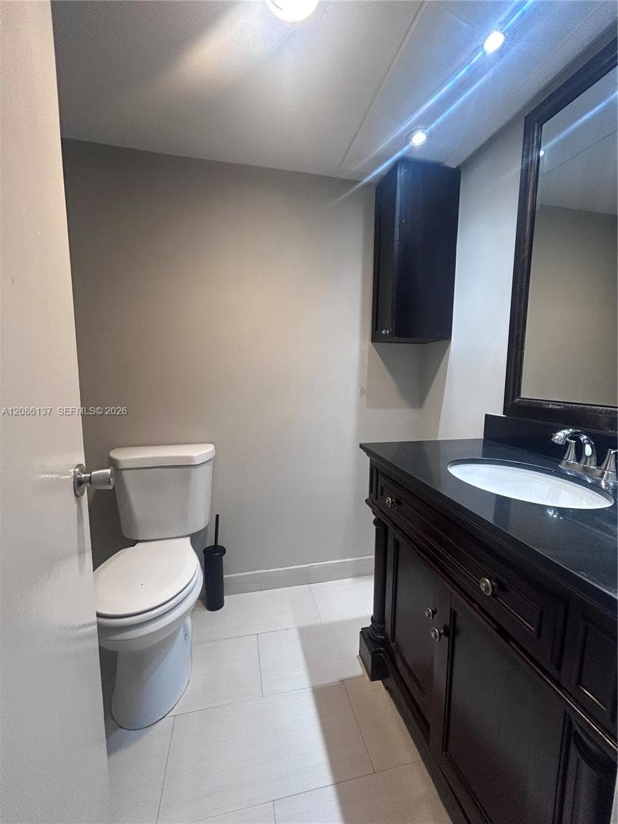 WINSTON TOWERS · #1601 in Sunny Isles Beach - Photo 18