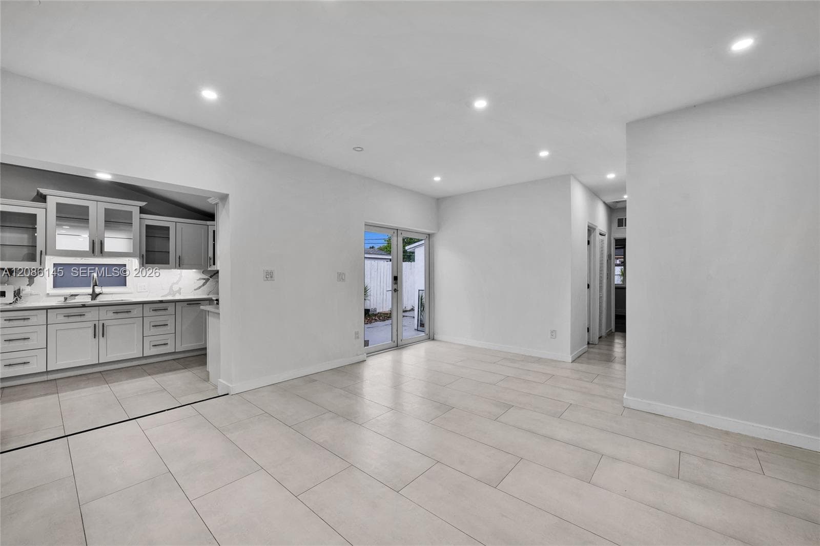 Natural light throughout