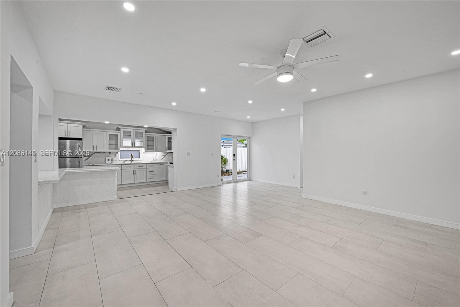Natural light throughout